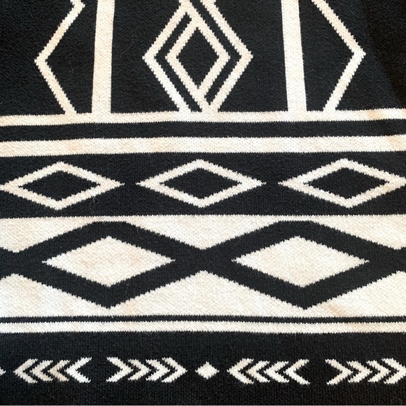 Chico's Aztec Wrap Cardigan Size 1 (Small 8/10) - Picture 6 of 12